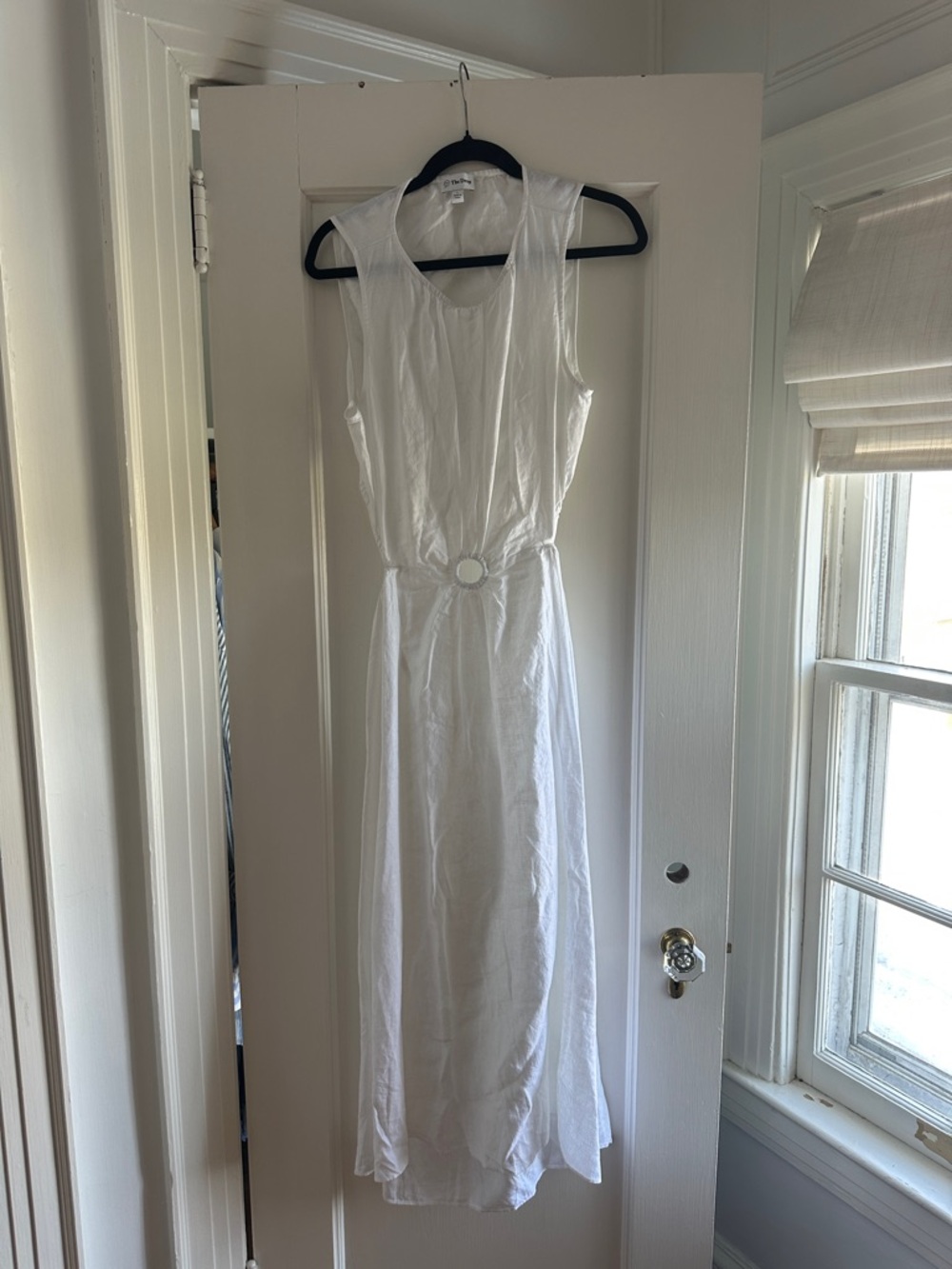 Classic White Sleeveless Linen Midi Dress